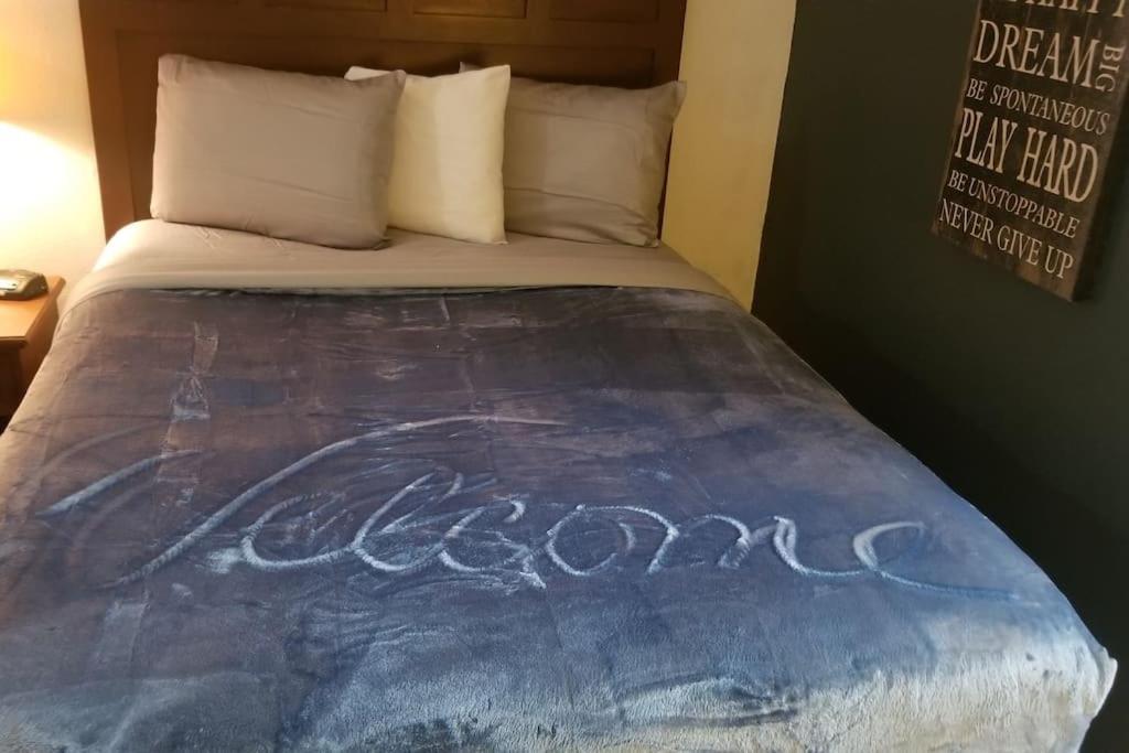 Osu King Bed Hotel Room 109 Wi-Fi Booking Стилуотър Екстериор снимка