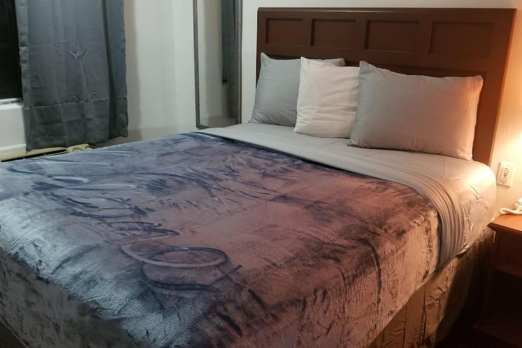 Osu King Bed Hotel Room 109 Wi-Fi Booking Стилуотър Екстериор снимка